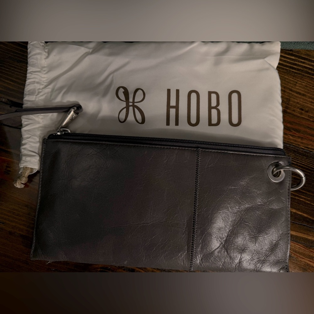 HOBO Vida Wristlet - grey polished leather